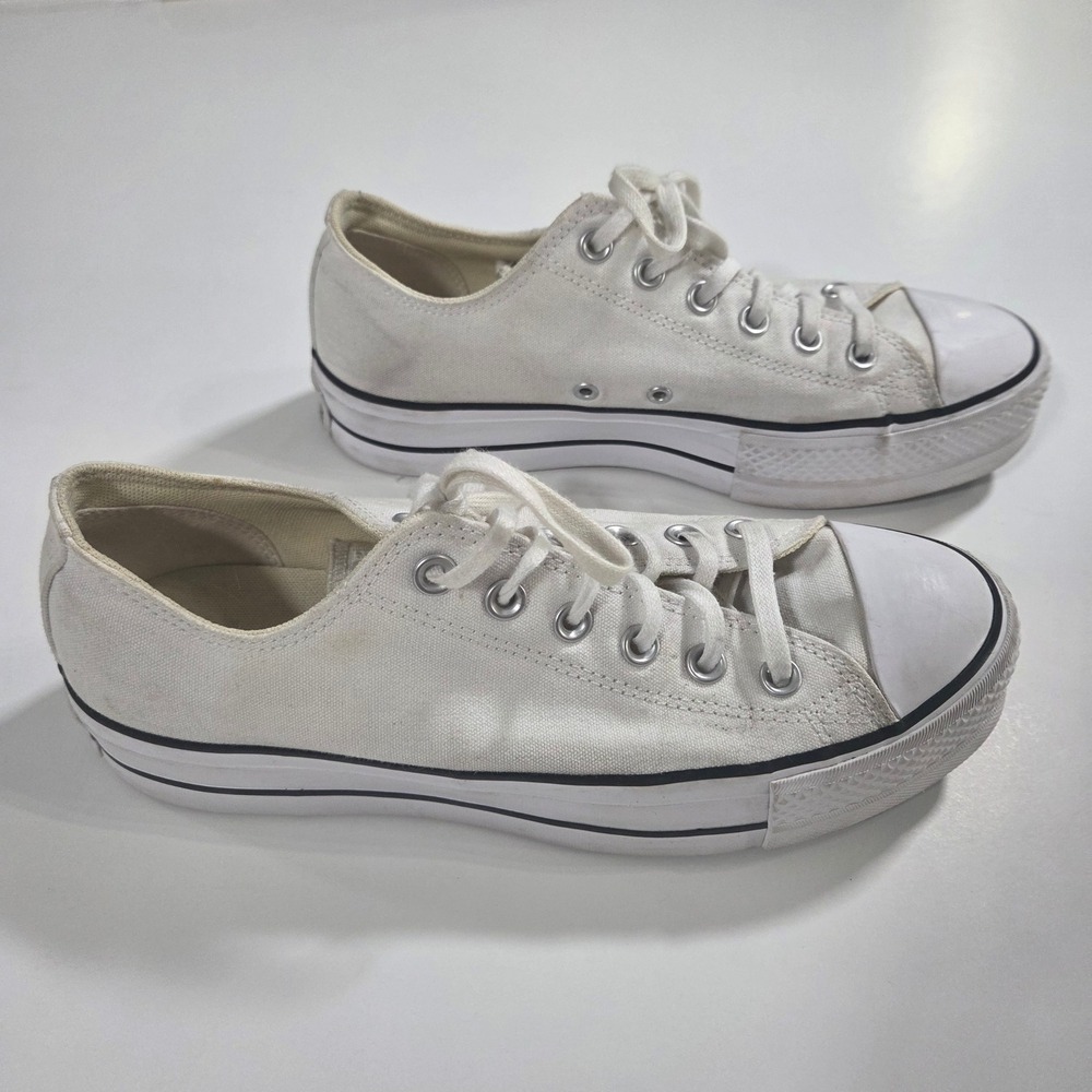 Converse Chuck Taylor All Star Lift Platform White Canvas LowTop 560251F Size 9W